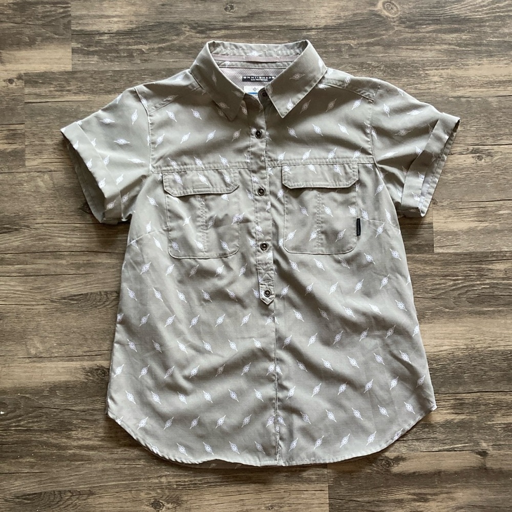 Columbia Omni-Shade Sun Protection Button Down shirt. Size S